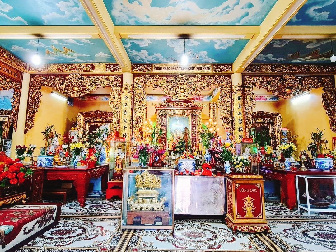 đền bà đế 1