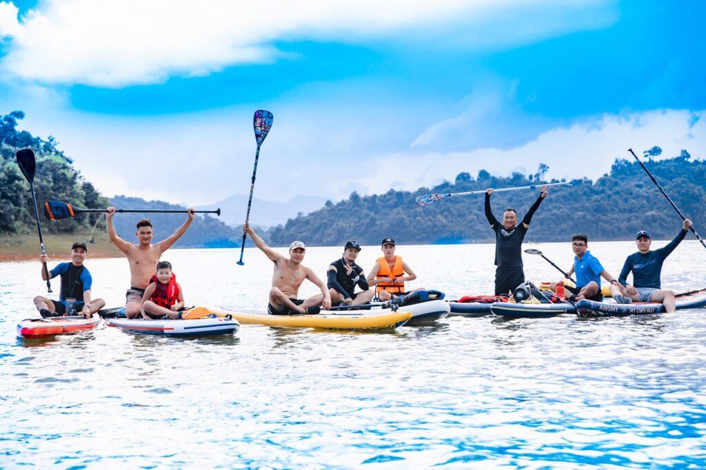 Tour cheo sup ho nui coc