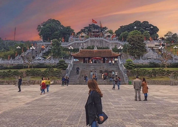 Đền cửa Ông