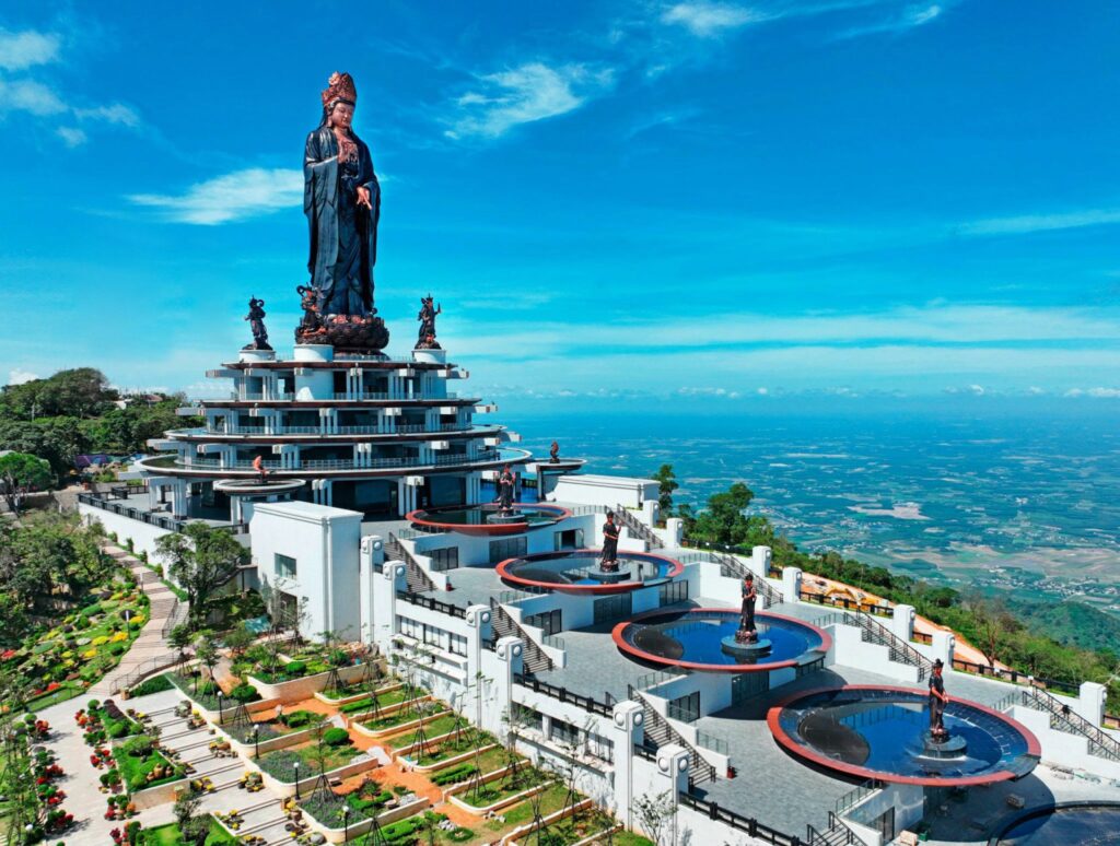 Núi bà Đen 2